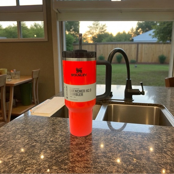 Stanley The Flowstate Quencher H2.0 Tumbler - Picture 1 of 5